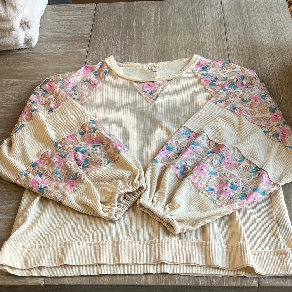POL Cream Floral Sleeve Sweatshirt